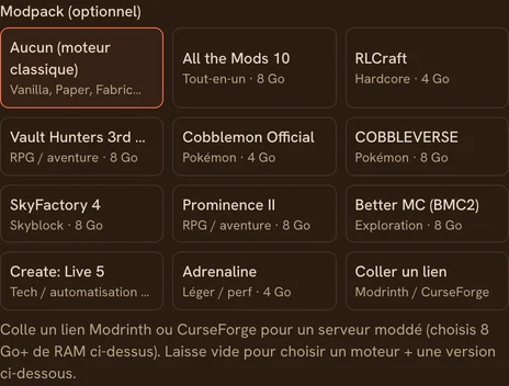 Le sélecteur de modpacks à la création d'un serveur Minecraft : modpacks prêts à l'emploi (All the Mods, RLCraft, Cobblemon…) et champ pour coller un lien Modrinth ou CurseForge